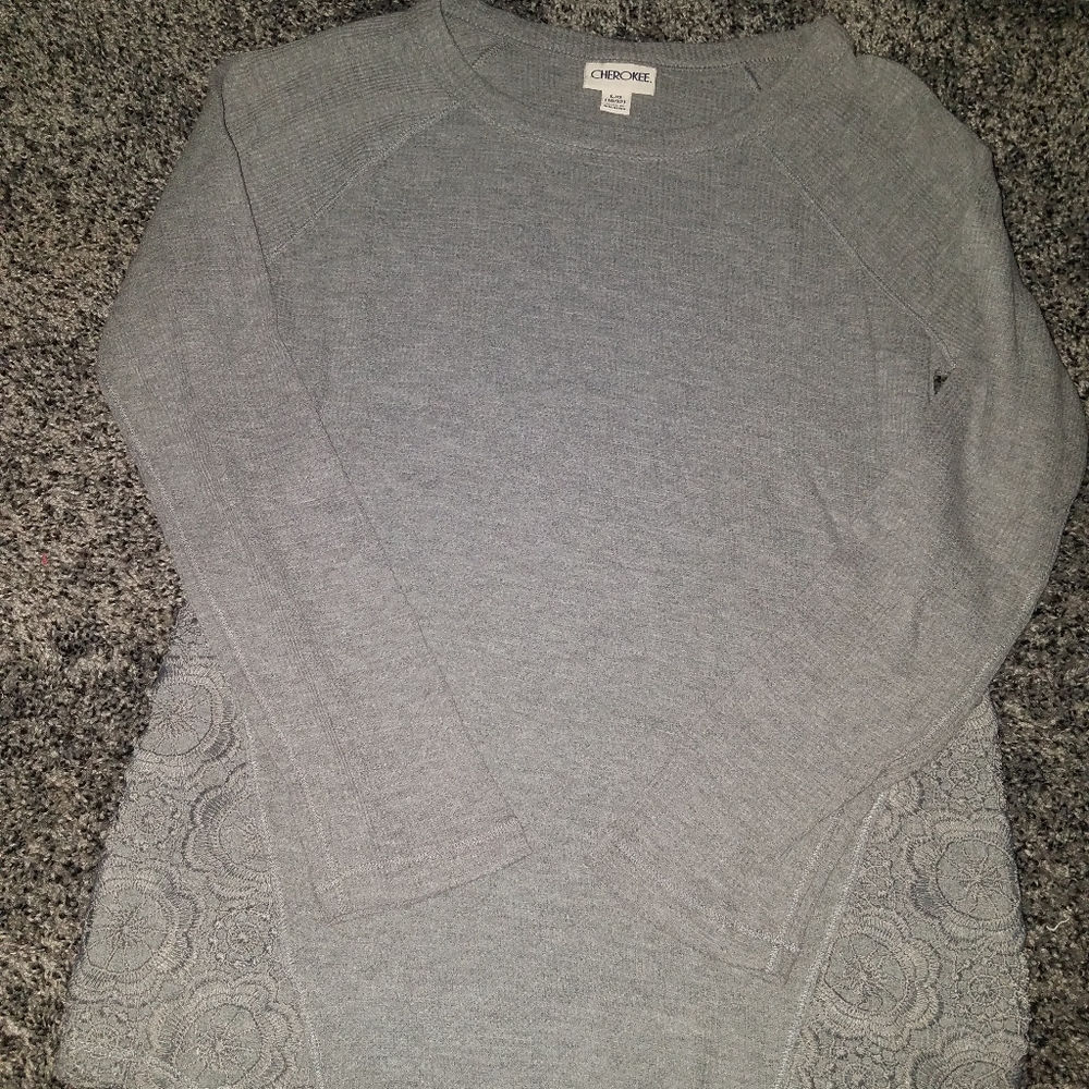 Girls size 10/12 long sleeve adorable top
